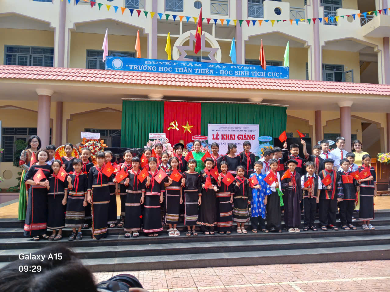 Không khí khai giảng năm học mới trên địa bàn phường Thành Nhất